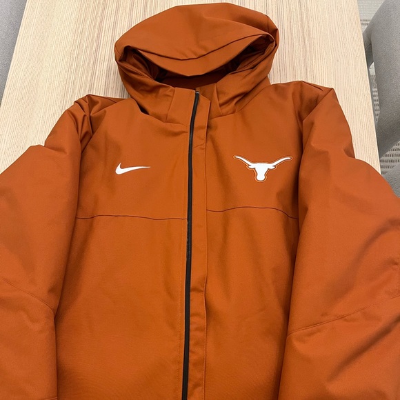 Nike Other - Nike Texas Longhorns Heavy Duty Coat